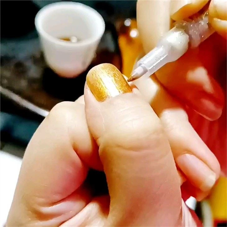 قلم نشانگر رنگ اکریلیک با نوک بسیار ظریف 7 میلی متری